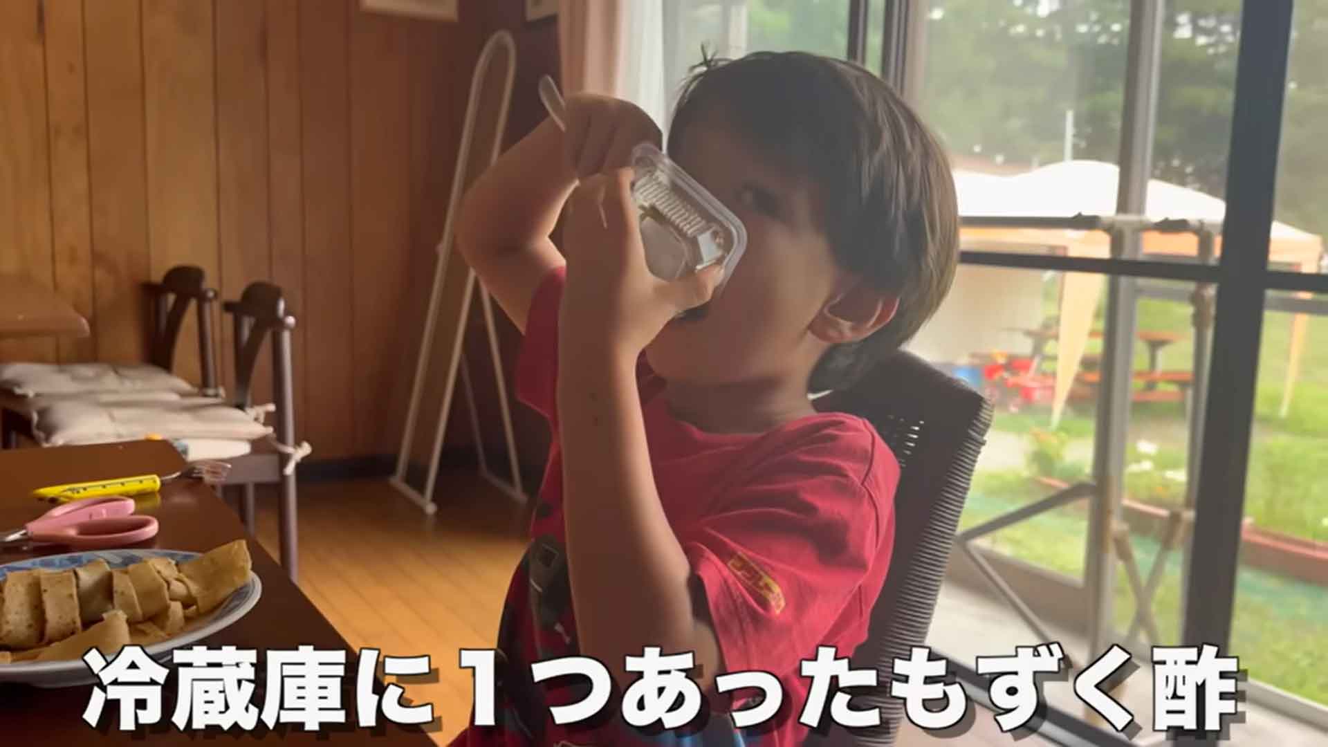 パックのもずく酢をペロリと食べたミオくん（スクリーンショット）