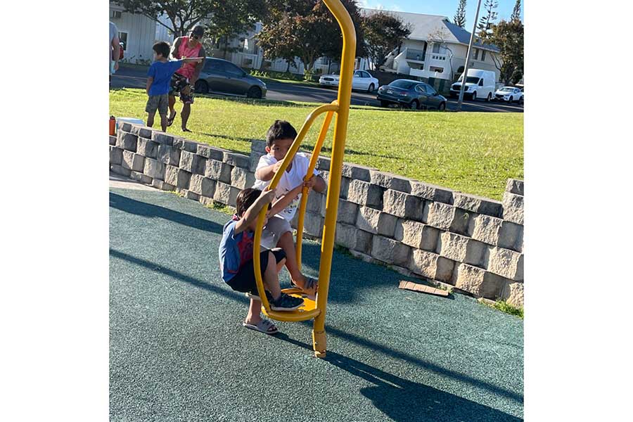 ハワイはフレンドリーな子どもが多いので、初対面でも仲良く遊ぶ【写真：i-know】