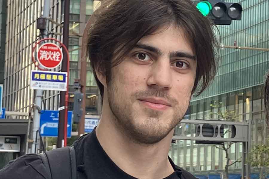 ロシア人のアルテミーさん【写真：Hint-Pot編集部】