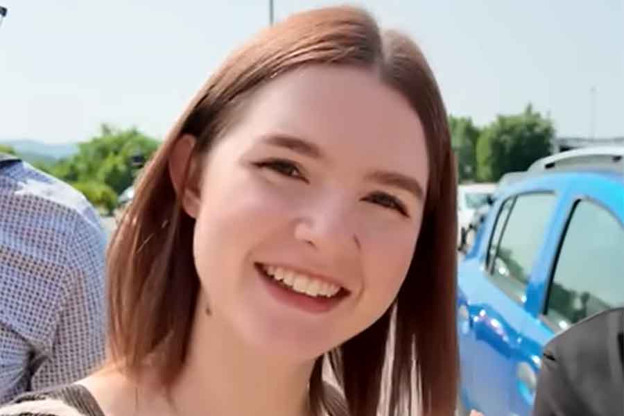 フランス人YouTuberのアマンディーヌさん（スクリーンショット）