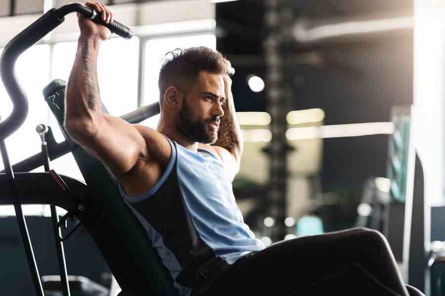 筋肉質なことをアピールする人が多くてびっくり（写真はイメージ）【写真：PIXTA】