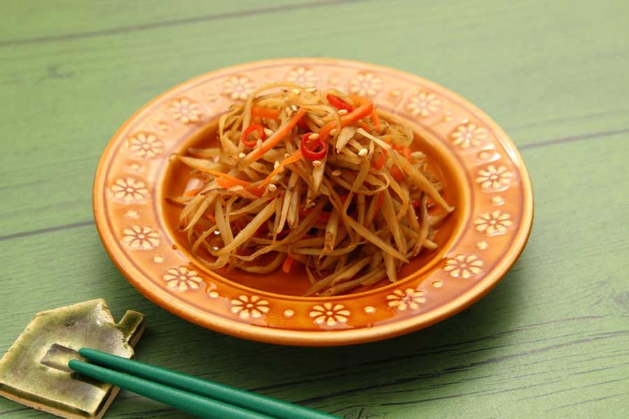 総菜の定番、きんぴらゴボウ（写真はイメージ）【写真：写真AC】