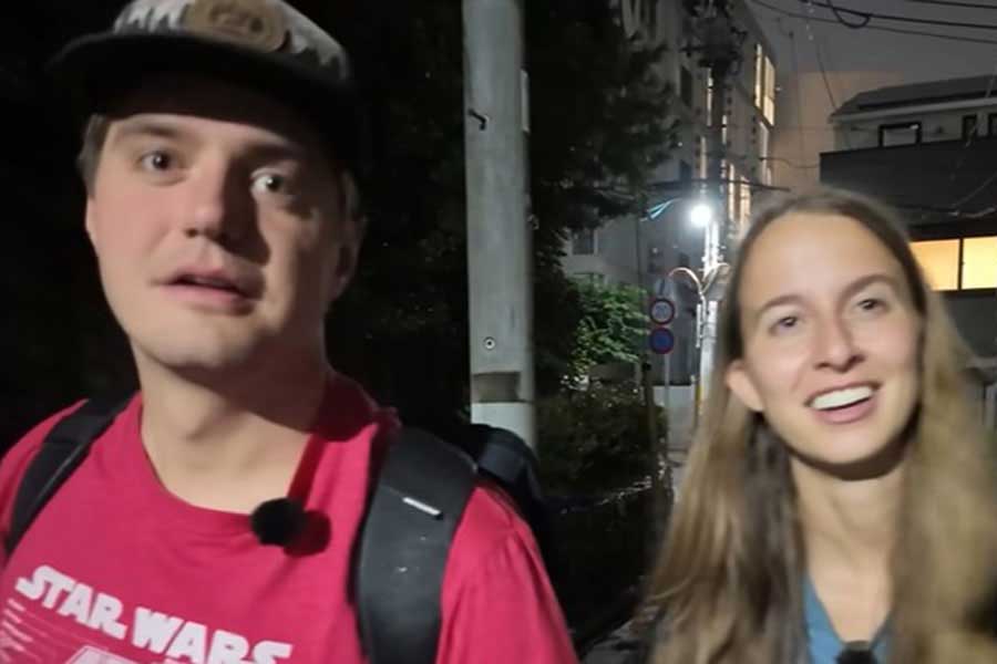 アメリカからやってきた（左から）スペンサーさんとアレックスさん（スクリーンショット）