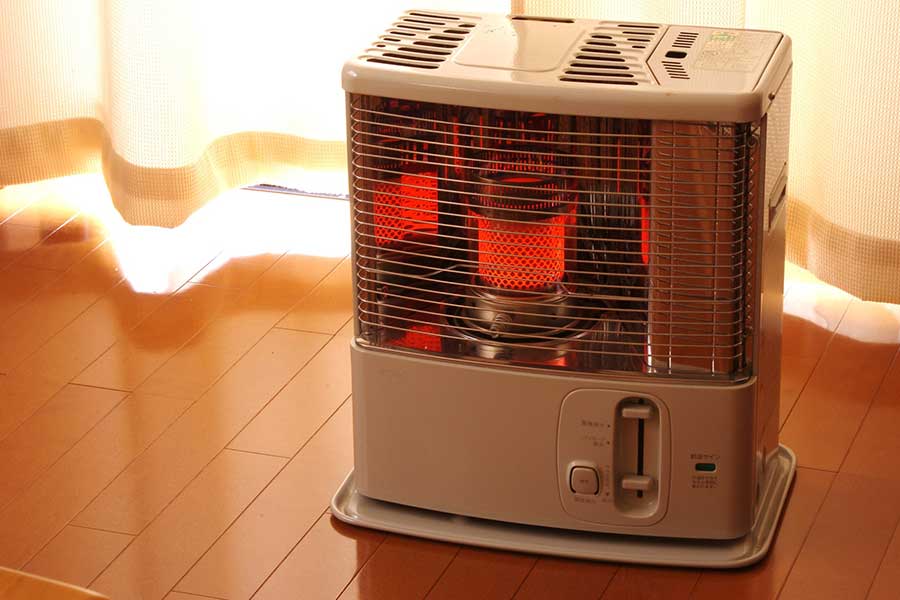 石油ストーブは使用前に点検を（写真はイメージ）【写真：PIXTA】