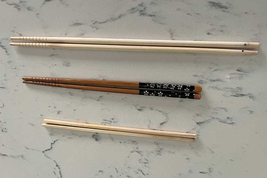 アメリカのホームステイ先にある箸【写真：Yo】