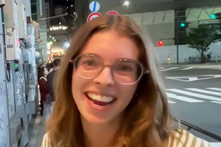 オランダ出身のサナさん（スクリーンショット）