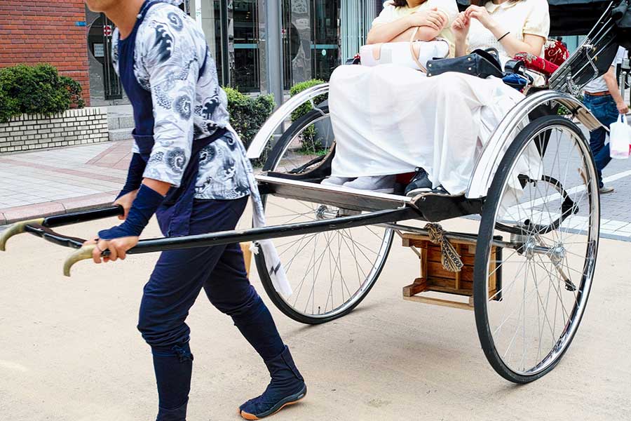 観光客に人気の人力車（写真はイメージ）【写真：写真AC】