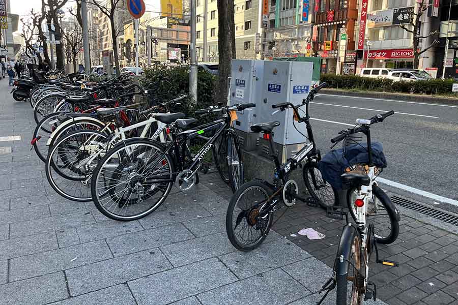 歩道上に停められている自転車（写真はイメージ）【写真：写真AC】