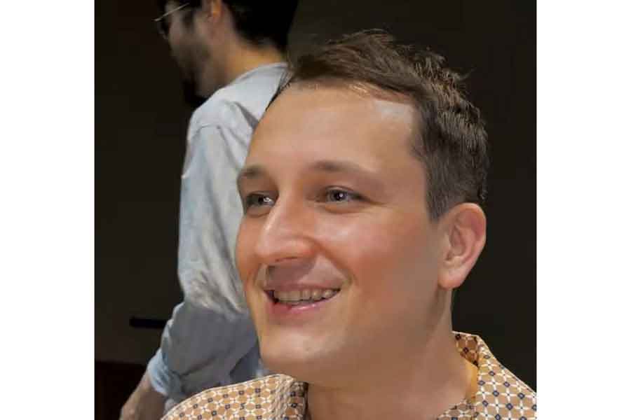 髪を短くして、ヒゲも剃ったオレリアンさん（スクリーンショット）