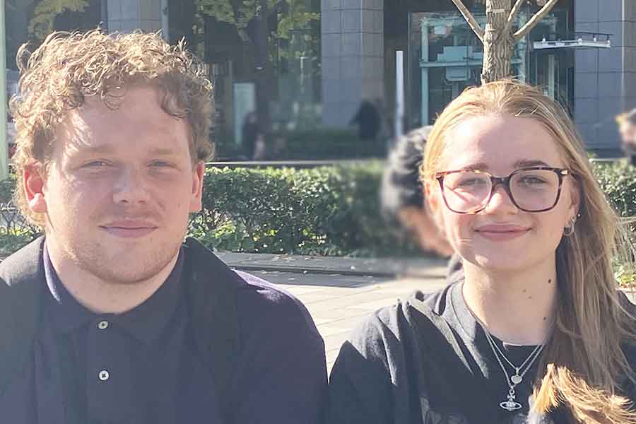 オーストラリアから来た（左から）ジョシュさんとラニーさん【写真：Hint-Pot編集部】