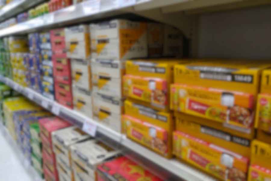 ビールのケースの凹みに気づいた店員さんが、わざわざ売り場から新しいものを重そうにしながら運んできてくれた（写真はイメージ）【写真：PIXTA】