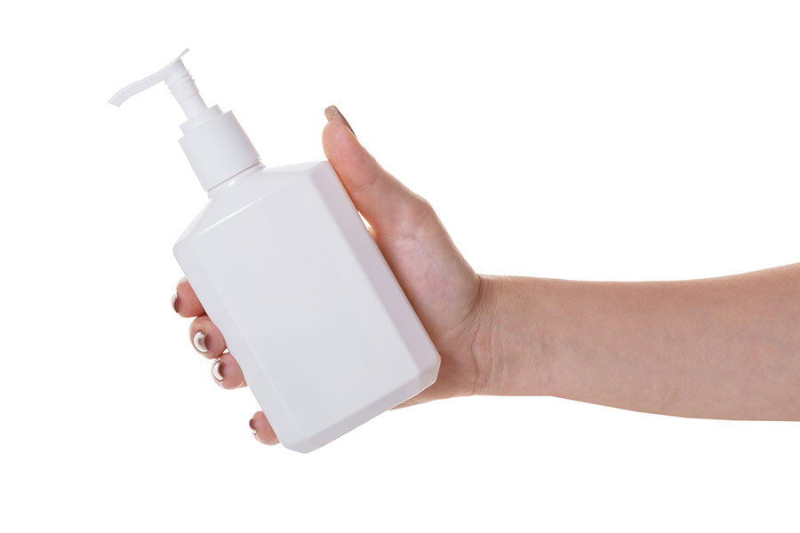 洗い場にあるシャンプーなどの備品の持ち帰りはNG（写真はイメージ）【写真：PIXTA】