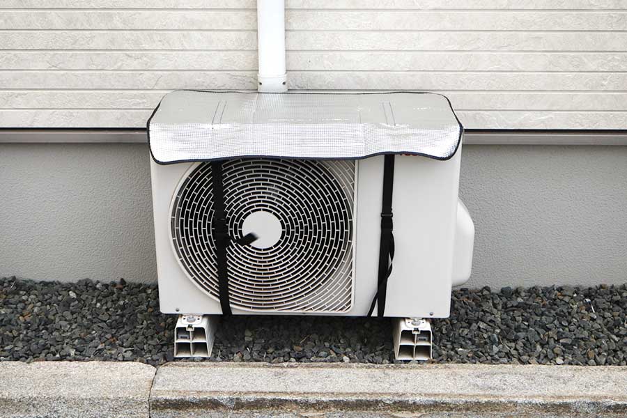エアコンの室外機に使用するアルミ製カバー(写真はイメージ)【写真:PIXTA】