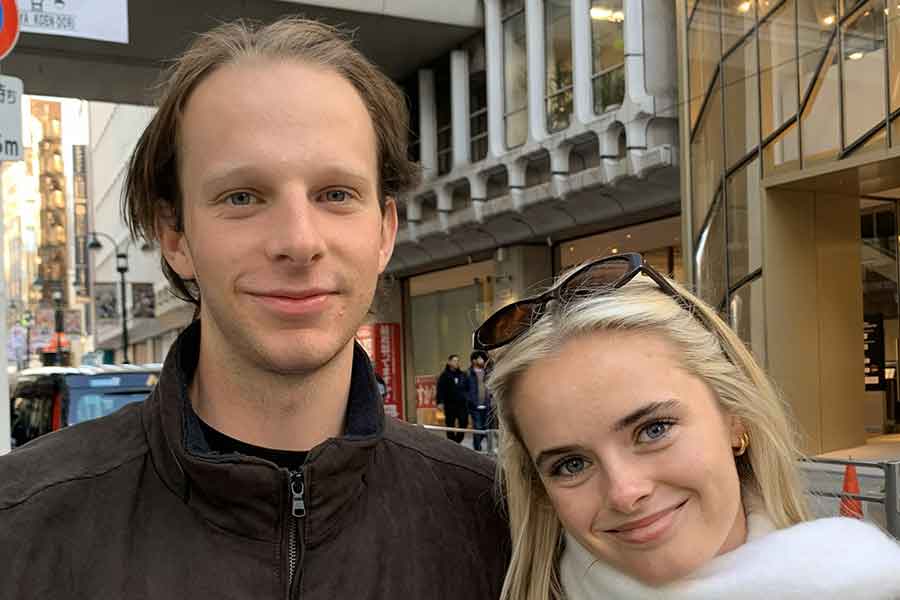 オーストラリアからやってきた(左から)タイさんとマリアさん【写真:Hint-Pot編集部】