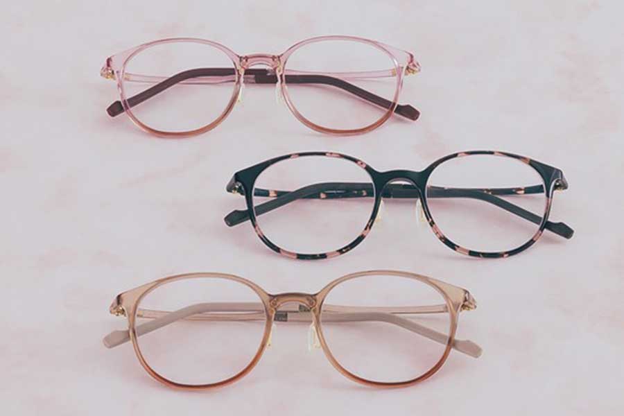 上からピンク、ピンクデミ(ピンクのべっ甲)、ベージュ【写真:Zoff】