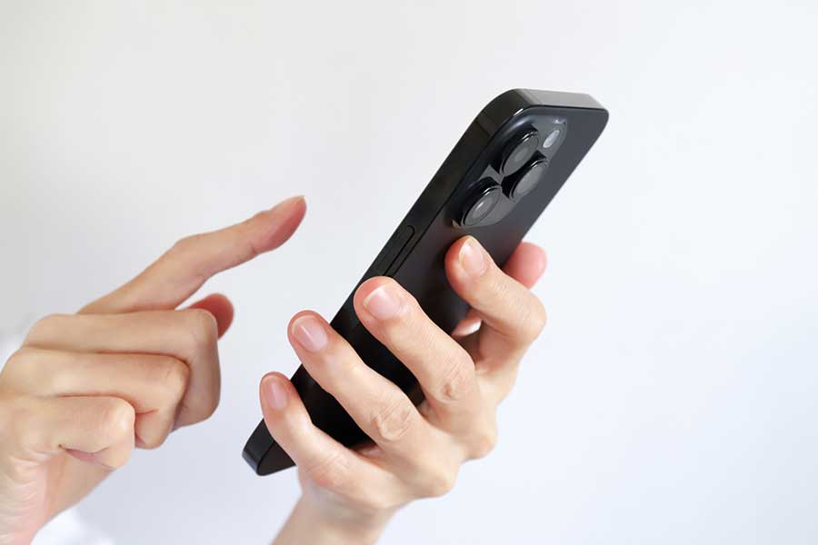 イタリア人も、あまり英語を話さない。翻訳アプリを使えば、コミュニケーションは概ね取れる（写真はイメージ）【写真：PIXTA】