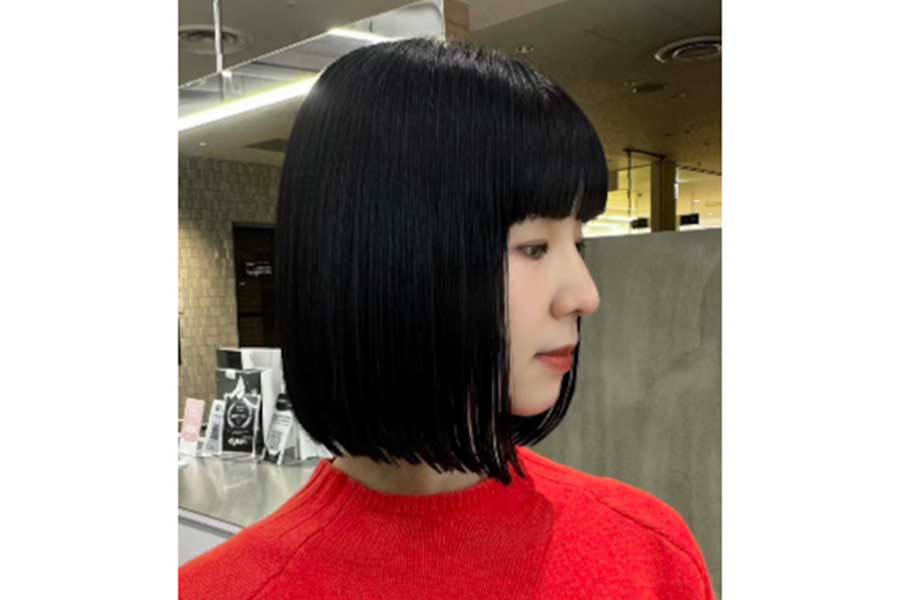 切りそろえられ、きれいにまとまったボブに（スクリーンショット）