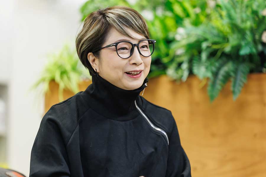 音楽学校受験の思い出を語った、えまおゆうさん【写真：冨田味我】