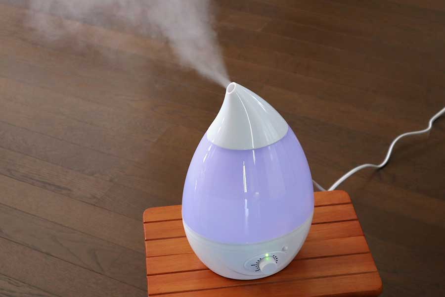 乾燥する季節に大活躍する加湿器(写真はイメージ)【写真:写真AC】
