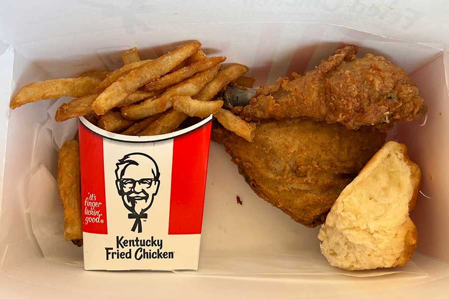 クリスマスによく食べられているフライドチキン【写真：Yo】