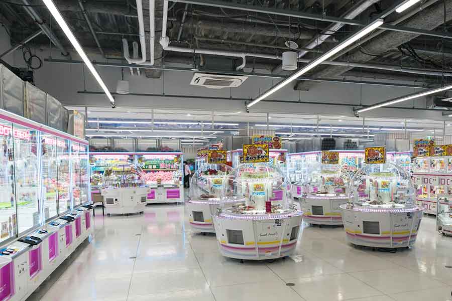 ゲームセンターに並ぶクレーンゲーム機。自宅でも遊べたら…(写真はイメージ)【写真:PIXTA】