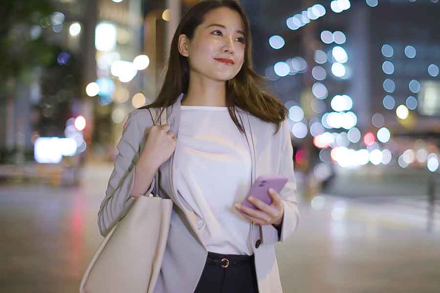 女性が夜道を1人で歩けることに驚き（写真はイメージ）【写真：PIXTA】