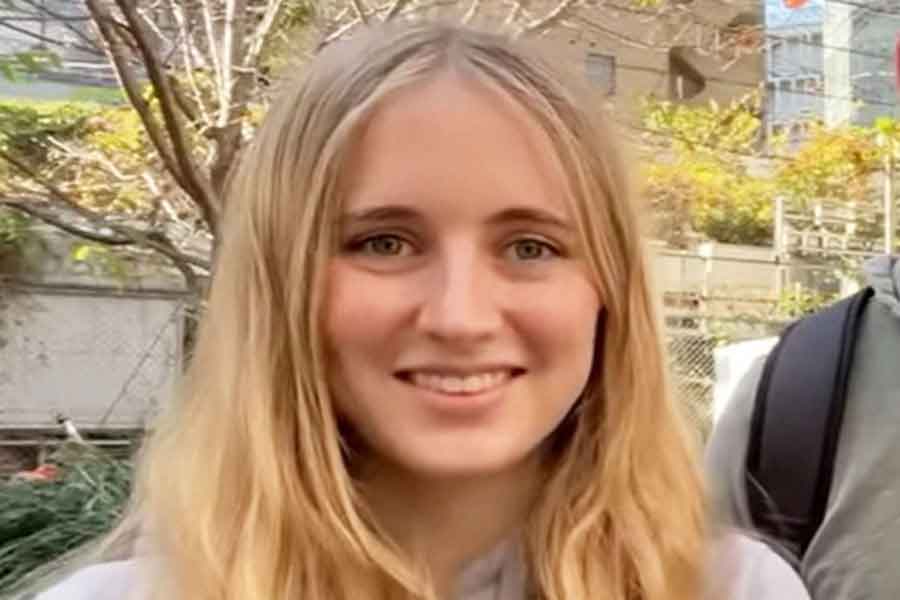 家族で日本を訪れた、アメリカ人のサラさん(スクリーンショット)