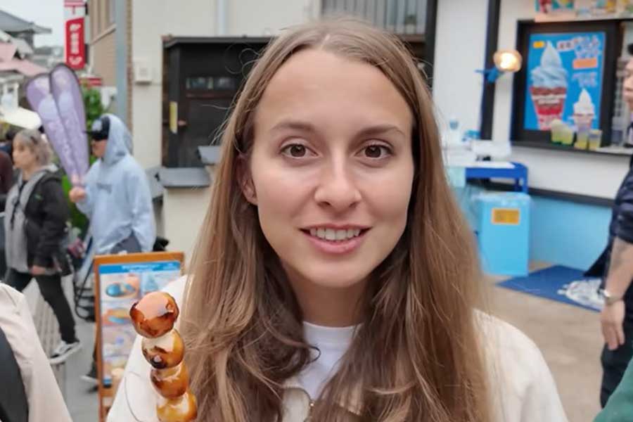 アメリカから日本を訪れたアレックスさん（スクリーンショット）