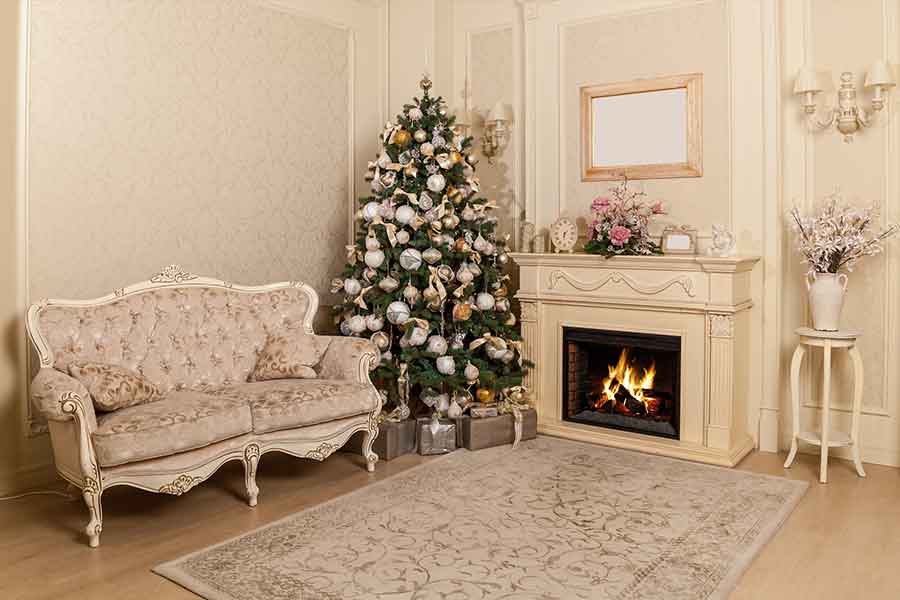 クリスマスツリーには家族全員分のプレゼントが（写真はイメージ）【写真：PIXTA】