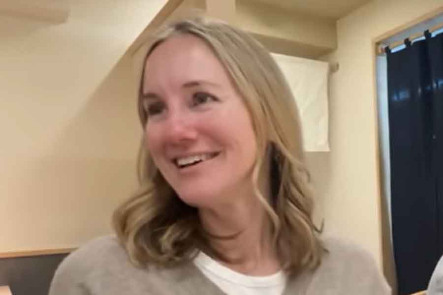 アメリカ人のサラさん（スクリーンショット）