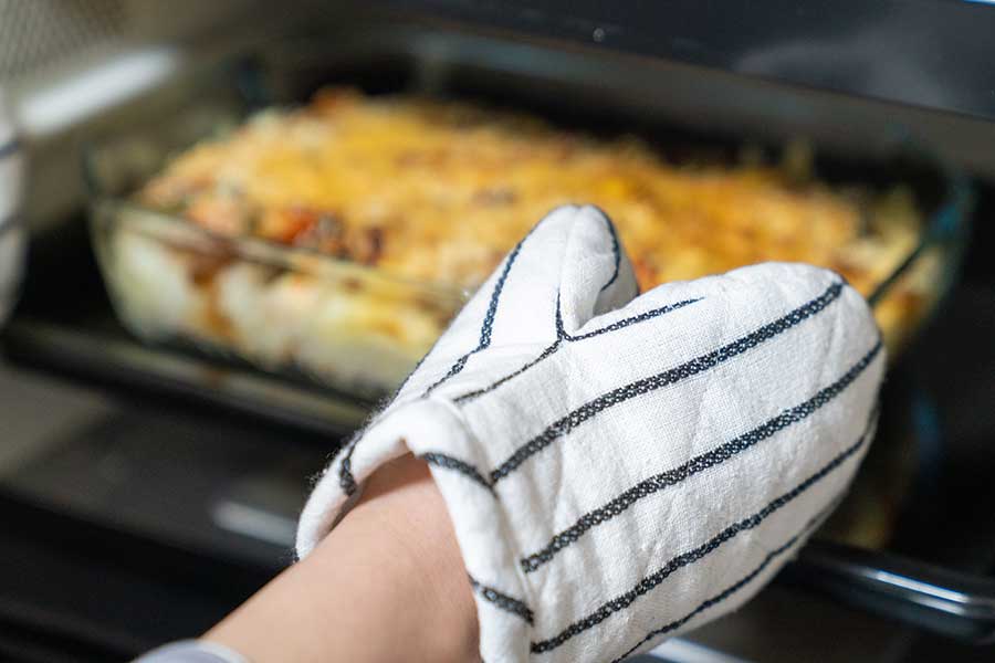 クリスマス料理に悩む人も多い季節（写真はイメージ）【写真：PIXTA】