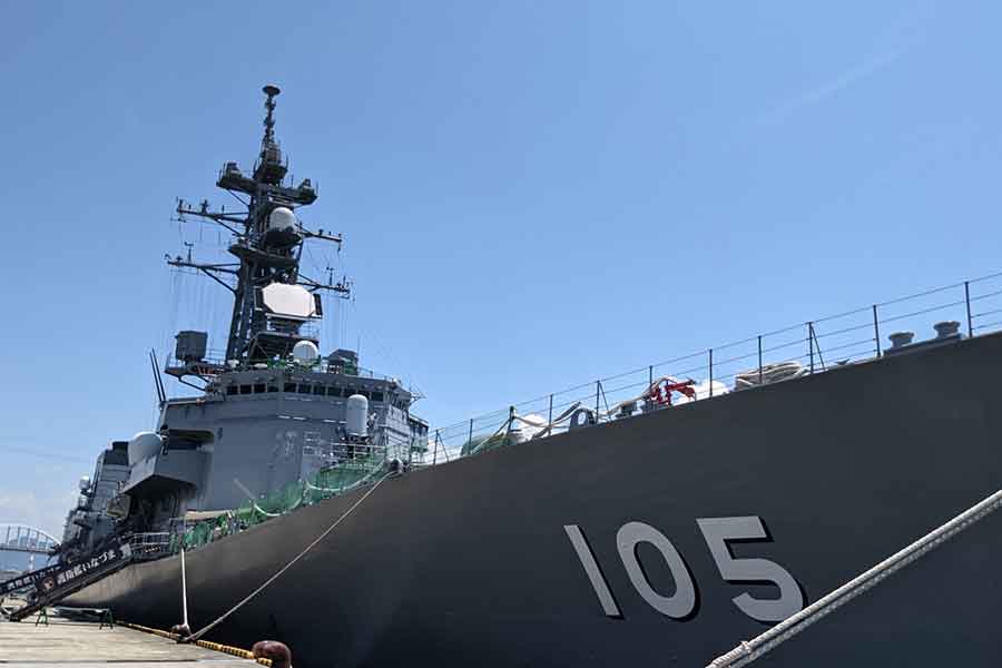港に停泊する海上自衛隊の護衛艦（写真はイメージ）【写真：写真AC】
