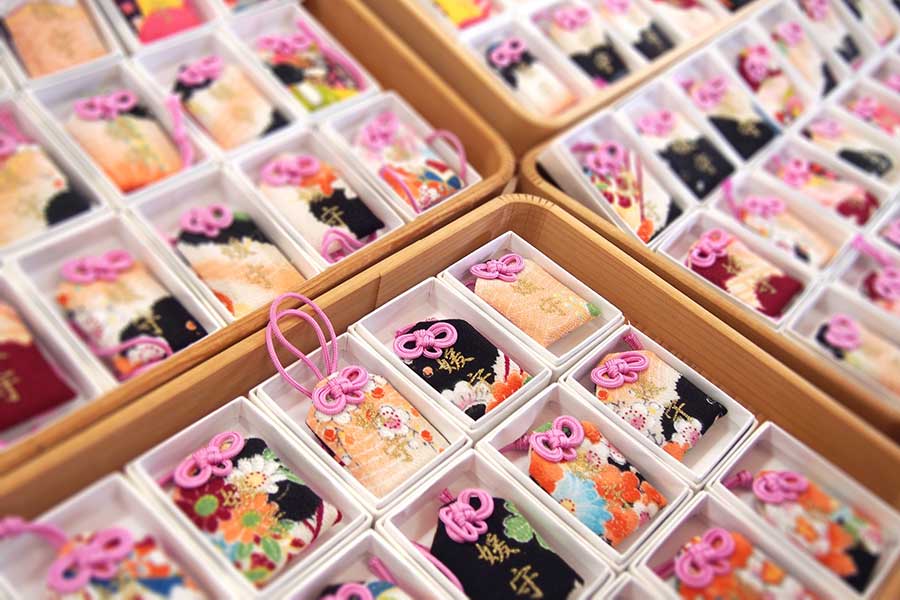 いろいろな種類や効果があるお守り（写真はイメージ）【写真：写真AC】
