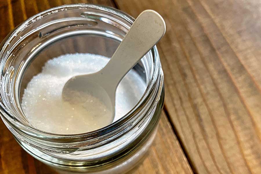 大量の砂糖を入れて餅を堪能（写真はイメージ）【写真：写真AC】