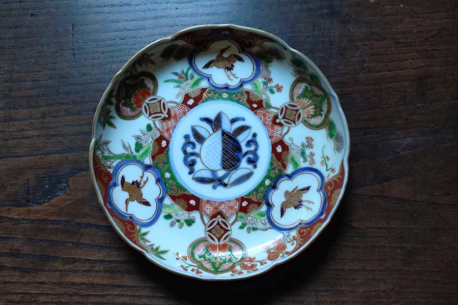 伊万里錦手松竹梅鶴図2【写真提供：観山堂】