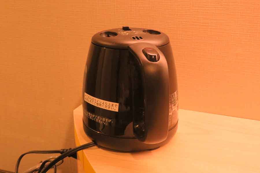 電気ポットでラーメンを作るのはNG（写真はイメージ）【写真：写真AC】