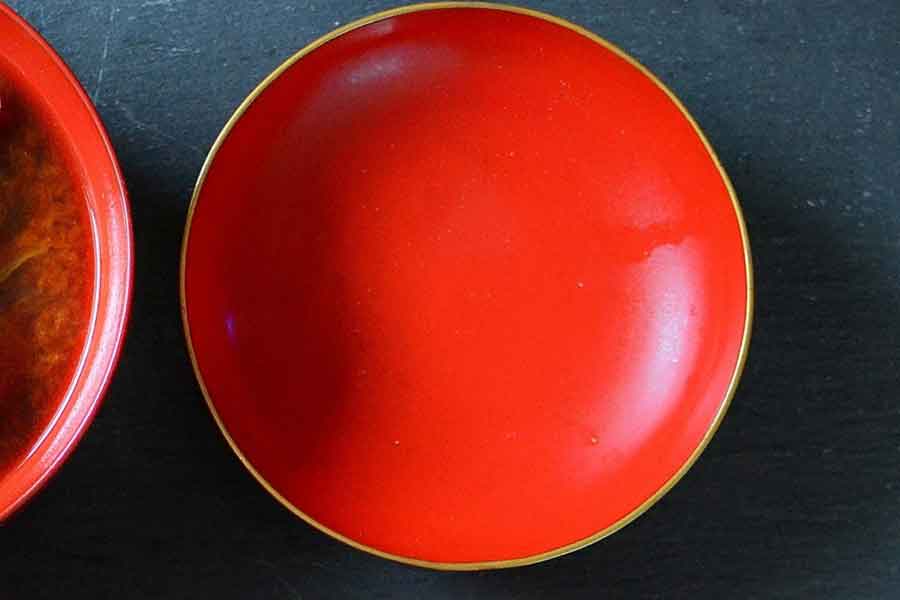 椀の蓋の上。傷をつけてしまうことも（写真はイメージ）【写真：写真AC】