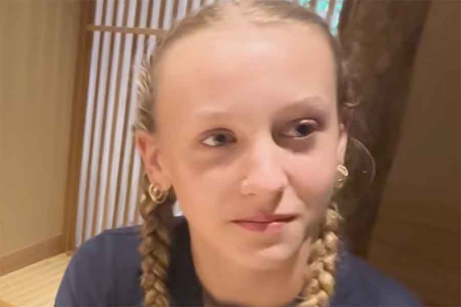 家族で日本を訪れたインジーさん(スクリーンショット)