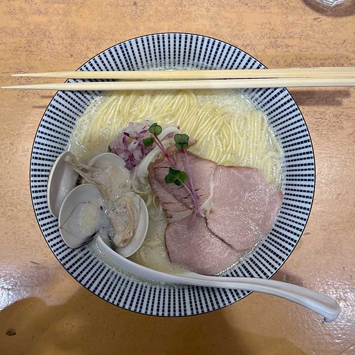 大阪で食べたアサリラーメンに衝撃【写真提供：ガエターノ・ジュンタ】