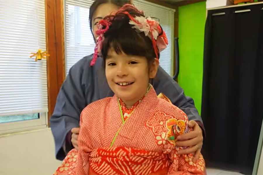 Mamiさんに着物を着せてもらったマカロンちゃん（スクリーンショット）