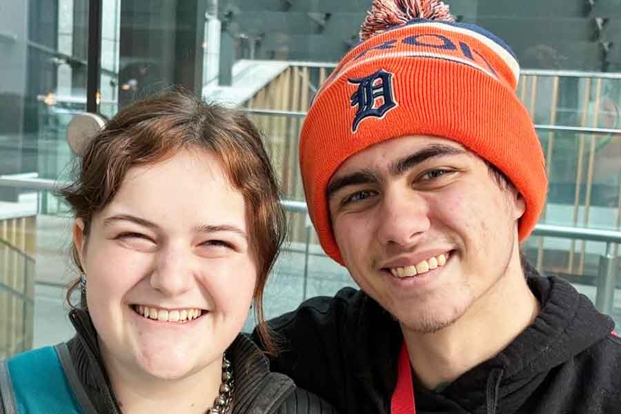 アメリカから来た（左から）エリーさんとブライアンさん【写真：Hint-Pot編集部】