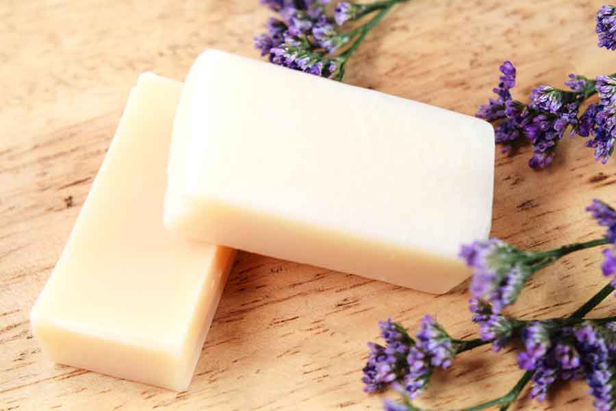 環境に優しい固形石けん。置き場所に悩むことも（写真はイメージ）【写真：写真AC】