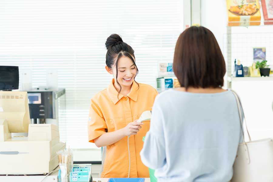 コンビニレジでのやりとりが話題に(写真はイメージ)【写真:PIXTA】