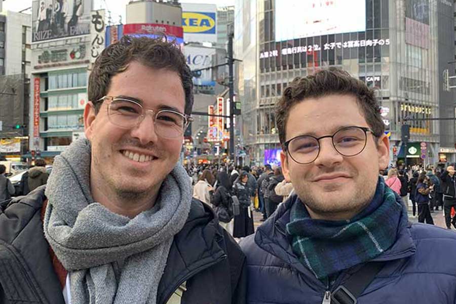 ドイツのミュンヘンから来た（左から）ジュリアスさんとニコさん【写真：Hint-Pot編集部】