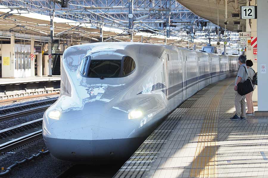 雪がない状態の米原駅【写真:PIXTA】