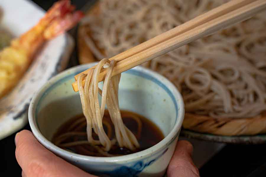 そばの食べ方について問うジョージア大使の投稿に、さまざまな声が寄せられた（写真はイメージ）【写真：写真AC】