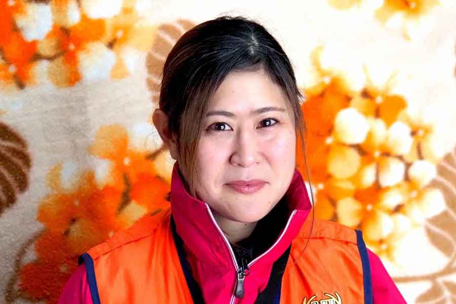 牧場で働くかたわら、ハンターとしても活動している坂本寿々子さん【写真提供:坂本寿々子】