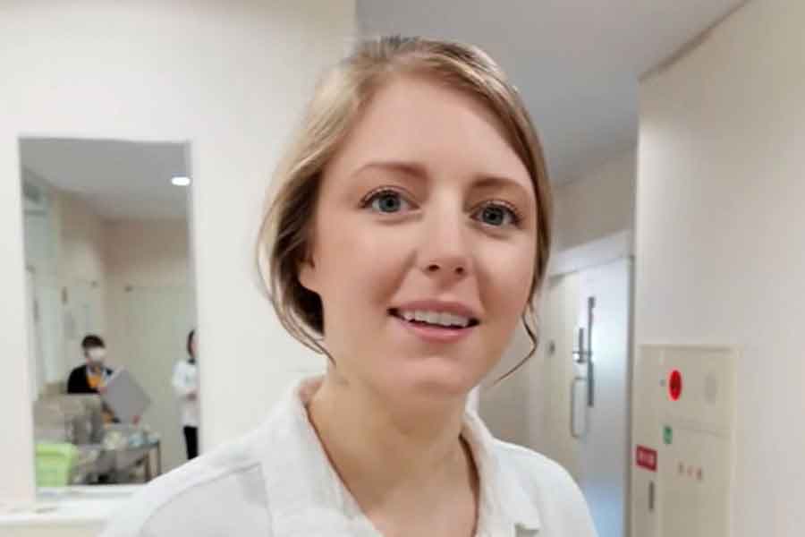 アメリカ人YouTuber・ジェイソンさんの妻で元教師のリネルさん（スクリーンショット）