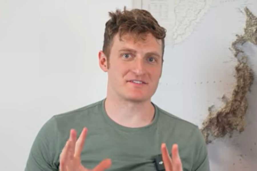 日本での旅を振り返る、アメリカ人YouTuberのジェイソンさん（スクリーンショット）