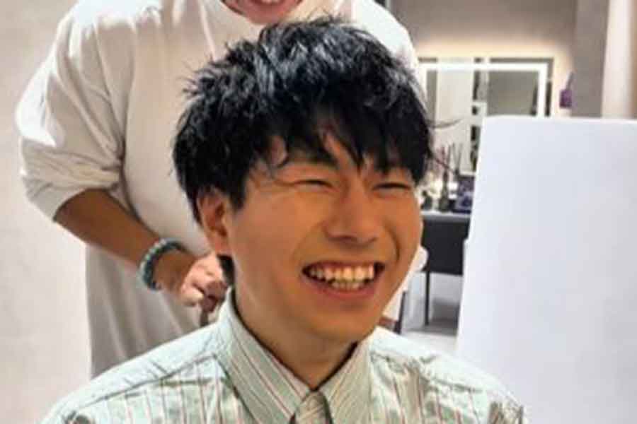 清潔感あふれるショートスタイルに変身! 自信に満ちた表情に(スクリーンショット)